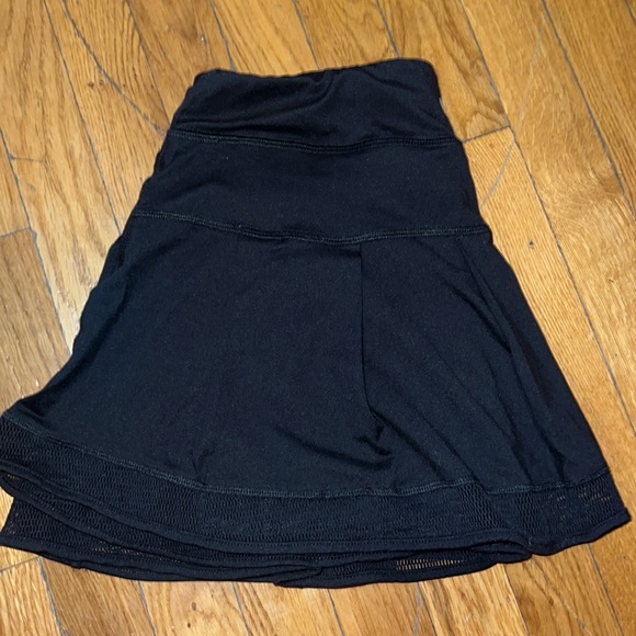 pretty black skirt! - Picture 3 of 5